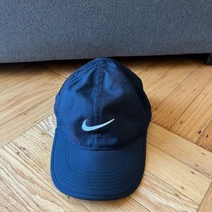 Nike DRI-FIT featherlight cap